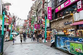 店面林立的西門町，開舖到現在已經不知道換過多少輪。