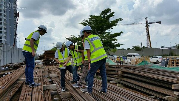 為保障購屋權益,海外置產仲介業者也推出建物安全檢測。(亞太國際地產提供)
