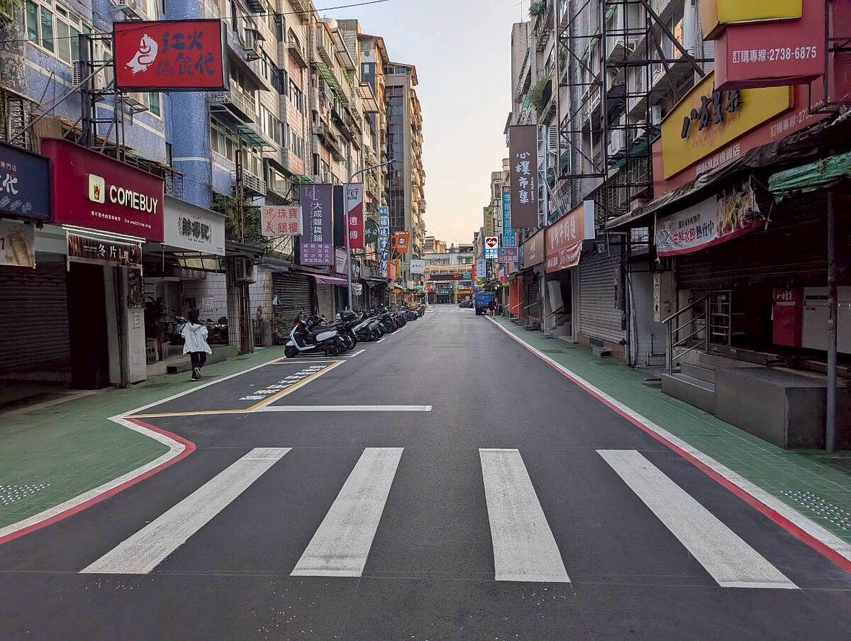 台北市政府自行辦理的大安區安居街人行環境改善成果。圖/國土署提供