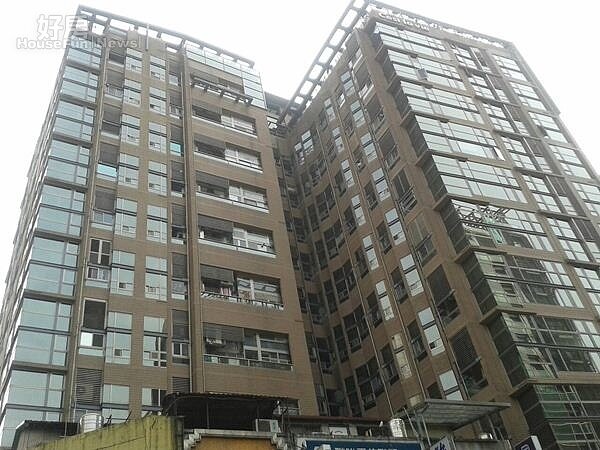 2「阿曼C'est la vie」面積360坪,主力坪數8至23坪 。