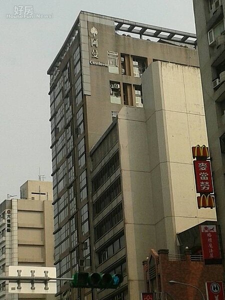 3「阿曼C'est la vie」外觀典雅氣派。