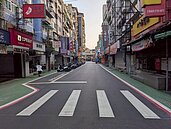 被票選為行人地獄　北市安居街「整排機車格消失」變友善道路！專家：店面也能增值