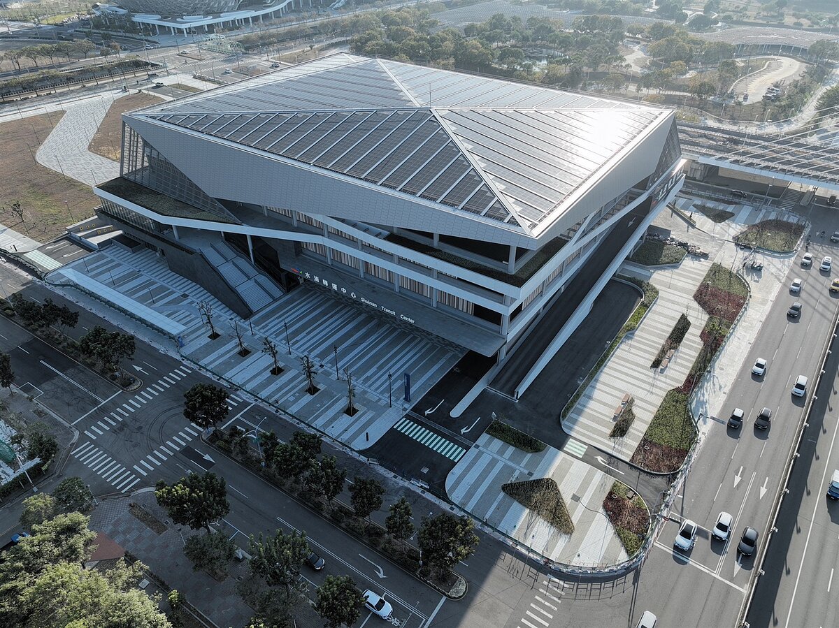 水湳轉運中心已正式報竣工，市府將同步展開招商作業。圖／台中市交通局提供