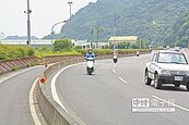 水泥護欄招來車禍？移山路居民喊拆