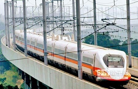 高鐵公司承諾,只要財改案在立院通過,會立刻準備降價,最遲明年農曆春節前會降回原價。(本報資料照片)