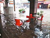 降雨急排水差　安南淹水苦