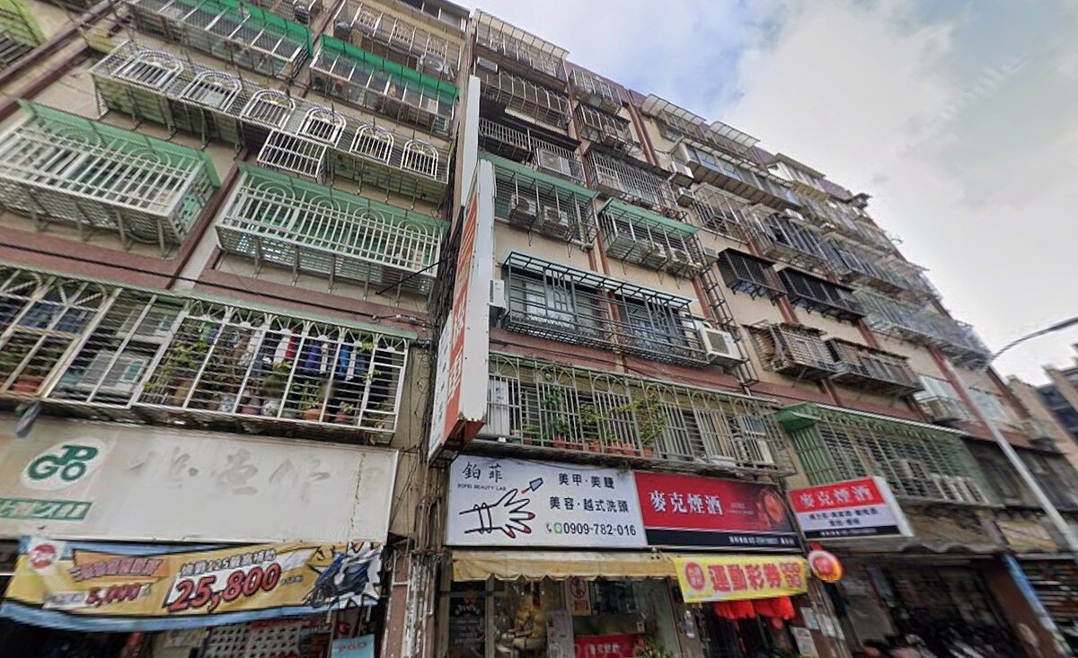 「凱聯大廈」位於中山區林森北路、吉林路一帶，屬於成熟商圈生活圈，周邊有傳統市場、超市及多樣餐飲選擇，生活機能完整。圖／截自Google Map