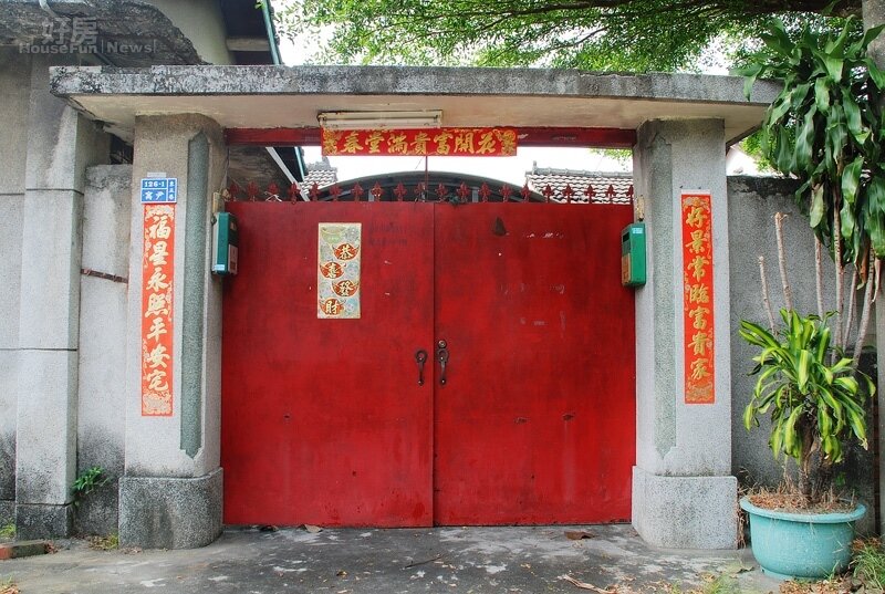 黃埔新村原有約300間眷舍，3年來陸續開放5梯次供民眾申請，目前已有65戶入住。（高雄市文化局提供）