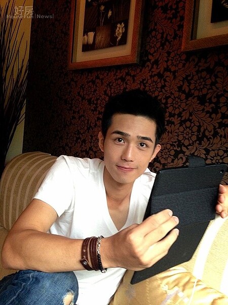 1.演藝新星利晴天外型帥氣亮眼,被蔡康永慧眼提攜成為簽約藝人。