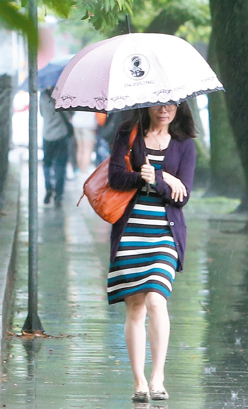 昨晚梅雨鋒面報到，為石們水庫集水區帶來大雨。 記者屠惠剛／攝影