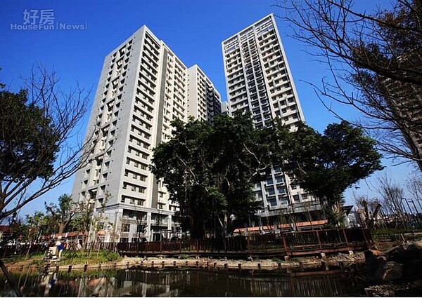 浮洲合宜住宅的工程品質出包,學者建議盡速由專家組成團隊以解決問題。(營建署提供)