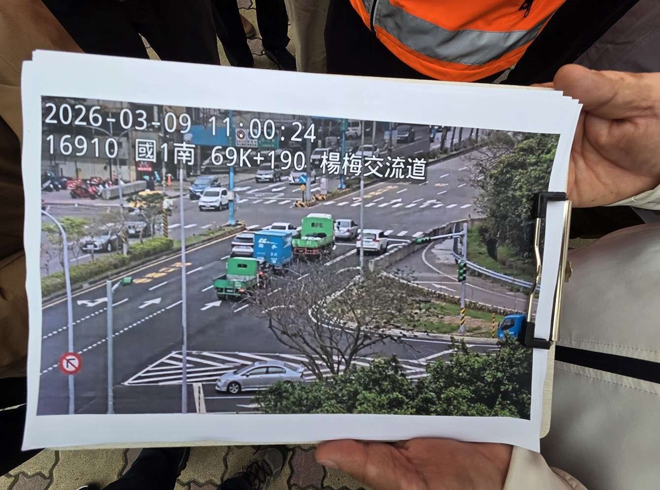 國1楊梅交流道北出匝道塞車問題惹民怨，立委涂權吉邀交通部及市府辦理現場會勘改善。圖：曾增勳攝