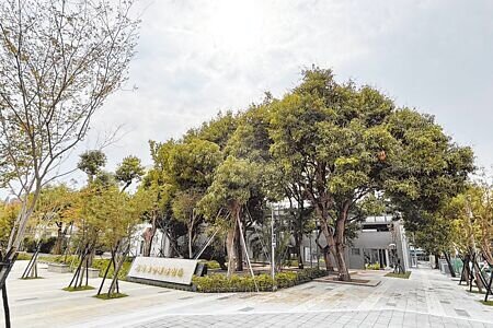 
台中市政府斥資將聯勤招待所改建為「美村綜合服務園區」3月竣工，園區目前進入室內裝修與設備進駐階段，預計今年第3季啟用。（馮惠宜攝）
