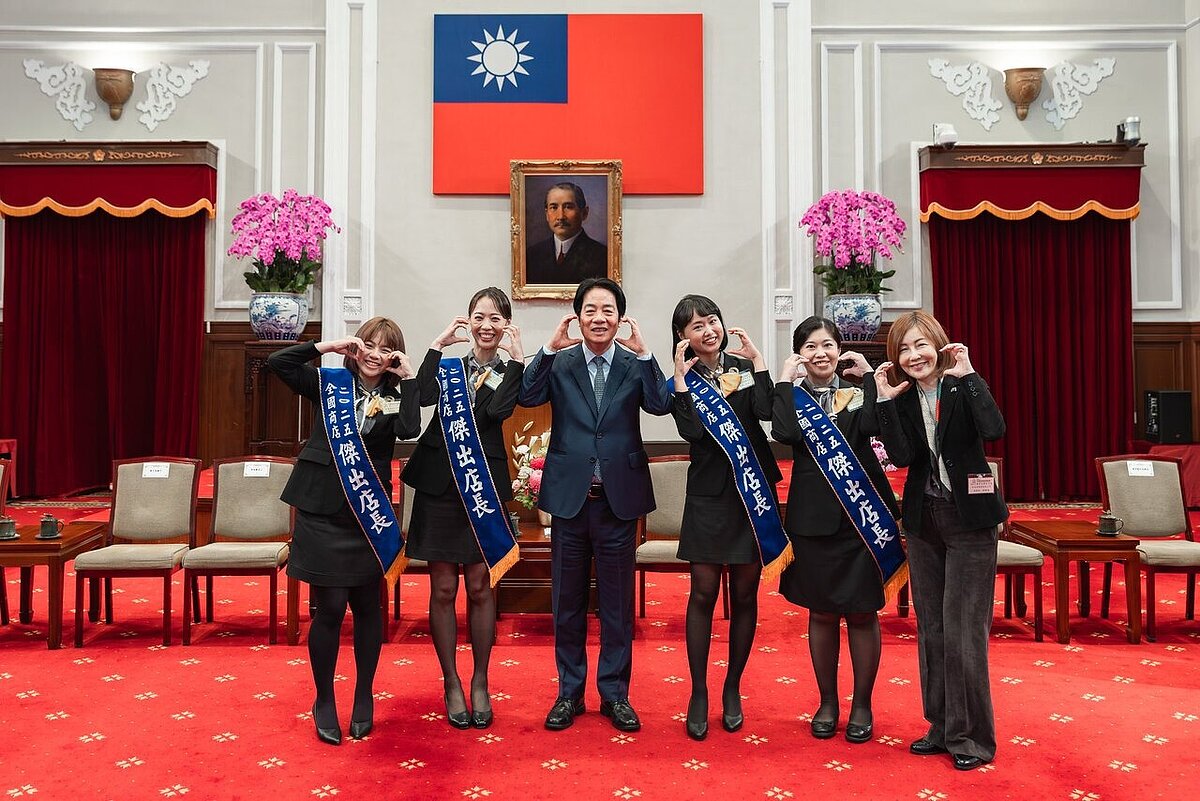 賴清德總統接見「第28屆全國商店傑出店長」。總統府／提供