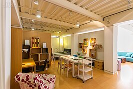 有情門台中傢俱門市。