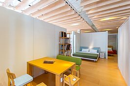 有情門台中傢俱門市。