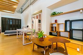 有情門台中傢俱門市。