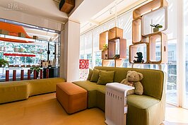 有情門台中傢俱門市。