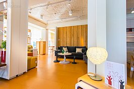 有情門台中傢俱門市。