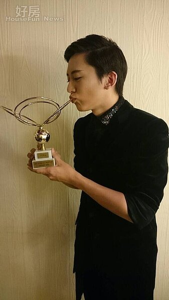 1.魔術師趙正明表演精湛,4月25日還在瑞士的魔術國際公開賽中,奪得冠軍!