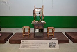 過去由外地人聚集的新富市場與三水街一代，為了生活而熱絡，攤商四起之下，達到了鼎盛時期，過去也曾對市府提出擴建案，可惜無疾而終，導致現在繁華不在的情景。