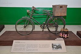 新富市場在1950年代曾是萬華居民的生活重心，但隨著環南市場及外圍商圈的興盛而流失客源，傳統終究難免式微。2006年新富市場正式公告為市定古蹟，並在2013年完成修復工程著手進行活化重生。（好房網News記者 陳韋帆／攝影）