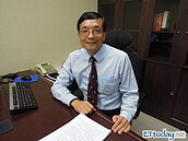 親民黨立委李桐豪：女兒月薪才兩萬　不如在家靠爸養