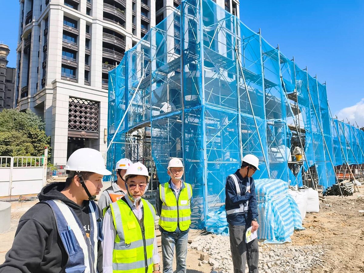 永平國小地下停車場工程目前整體進度達92.22％，超前0.32％。圖／新北市交通局提供