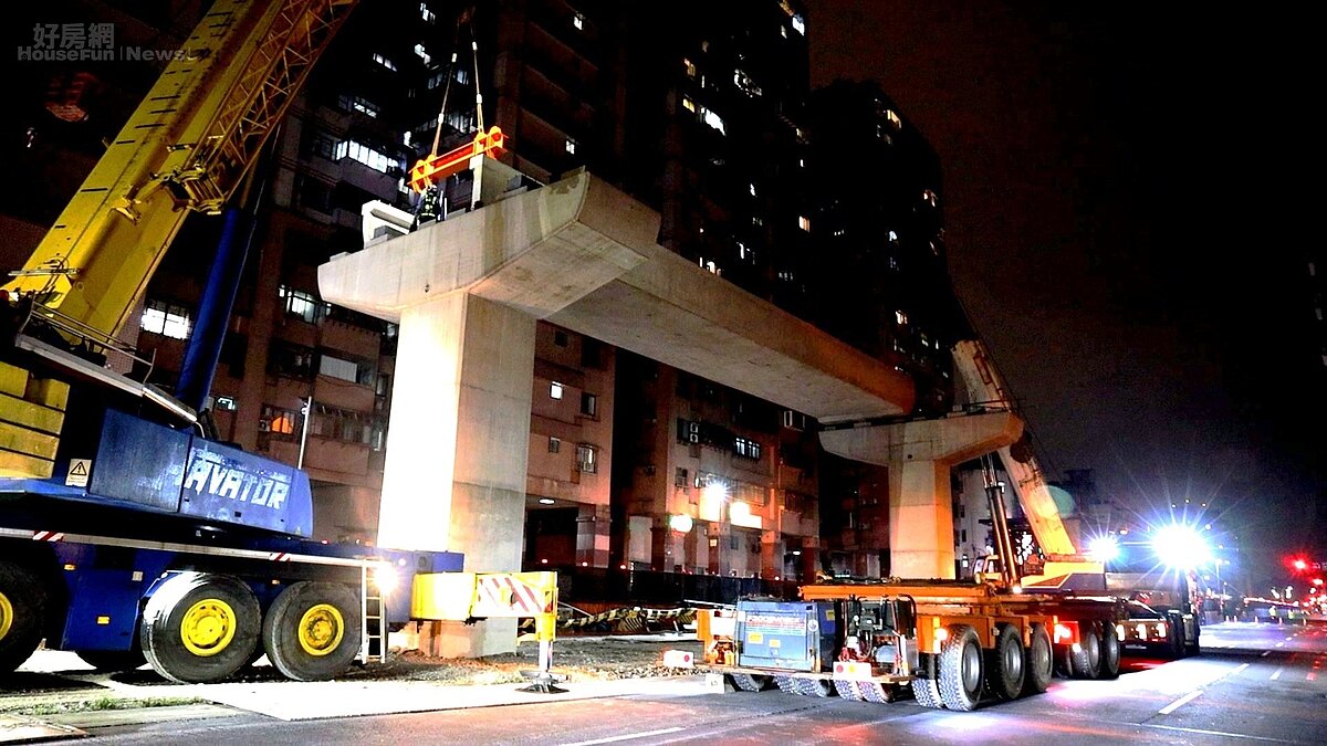 捷運土城線採用預鑄工法施工。照片新北市捷運工程局提供