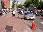 台東加強門禁　家長接送多