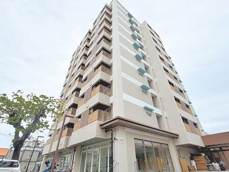 
台東首座社會住宅「海濱好室」實體招租服務啟動，為方便民眾申請，國家住都中心與縣府12日另於台東縣稅務局啟用實體服務據點。（蔡旻妤攝）
