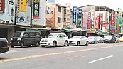 違停無作為？　高市區變「停車場」