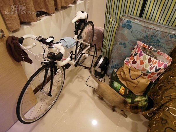 
7.沒有客人時，也成為蘇晏霈的儲藏室，擺放腳踏車等雜物收納。