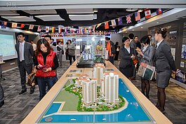 由於海外投資趨勢，有許多業者推出多國投資的服務