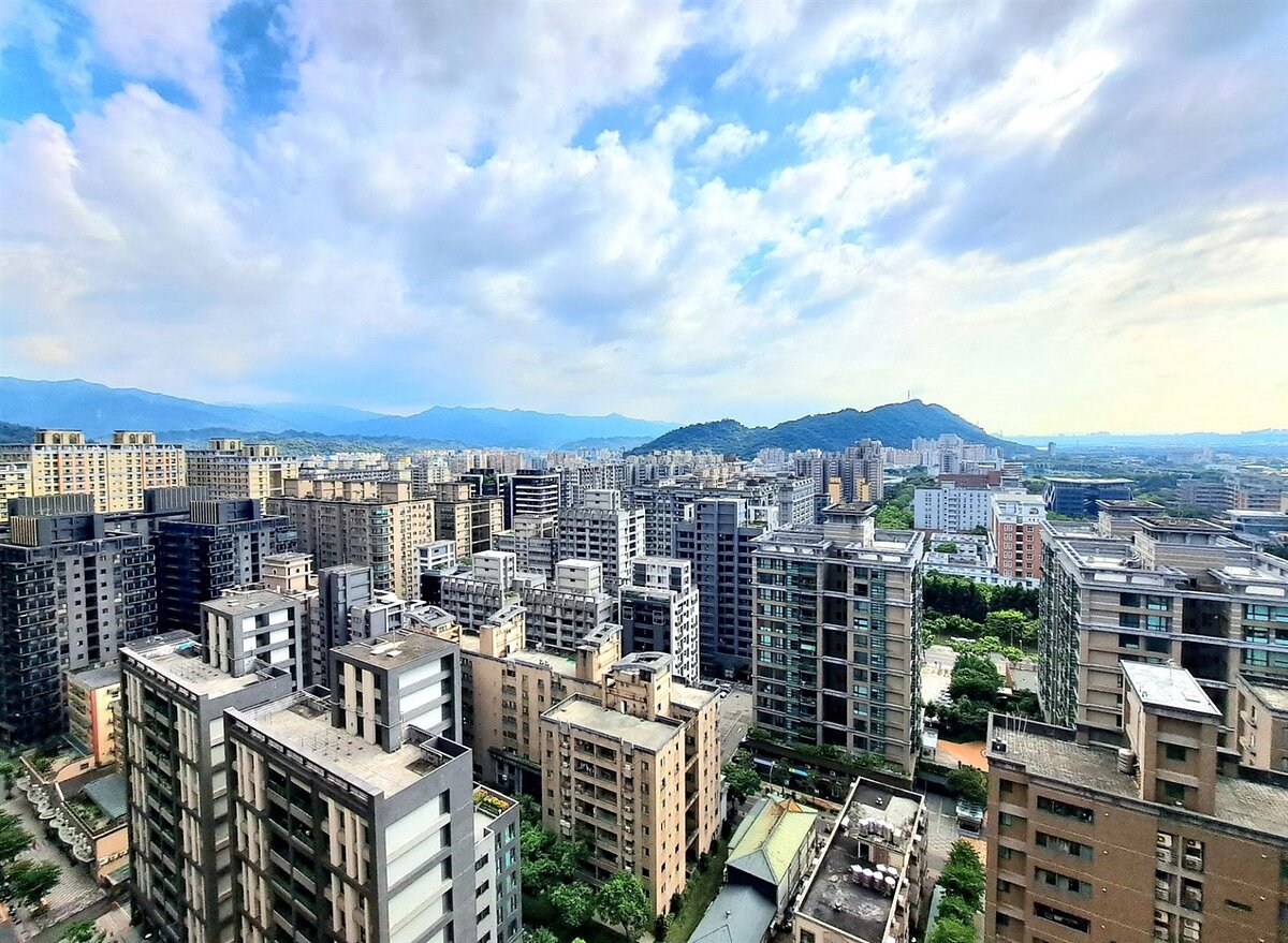 全台女性購屋占比從2000年的47.1%，到2025年已提升至49.2%，增加2.1個百分點，女性購屋占比提升明顯。圖／永慶房產集團提供