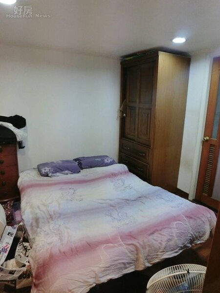 
3.Lily目前與家人同住在文山區，臥房空間約為十坪，不過光是一張雙人床就占掉臥室大半空間。